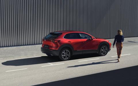 CX30Sideshot15